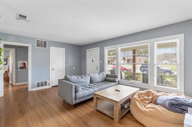 Building Photo - 4228 Winfield Ave