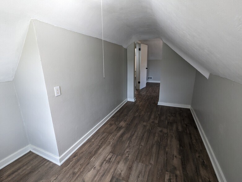 Primary Bedroom - 1231 Chestnut St