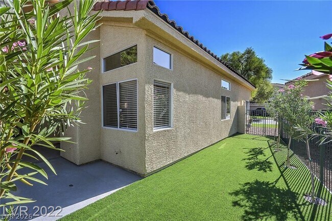 Building Photo - 1795 Lily Pond Cir