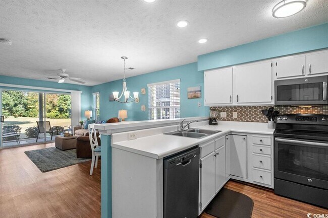 Building Photo - 637 Waterway Village Blvd