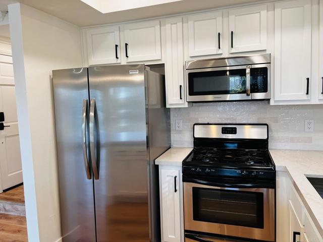 Building Photo - 4587 Cove Dr