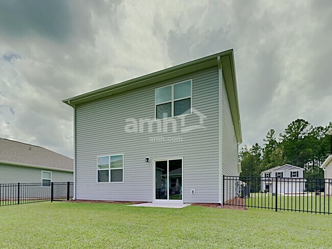 Building Photo - 512 West St