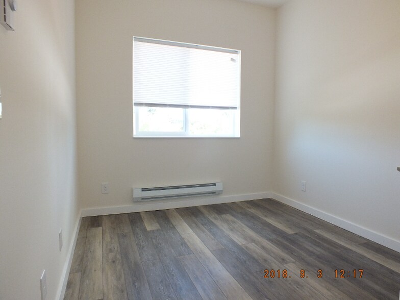 Building Photo - 12544 15th Ave NE