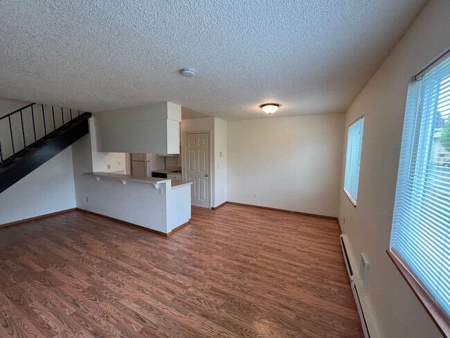 Building Photo - SPACIOUS, CLEAN W/Tons of storage! Tee Off...