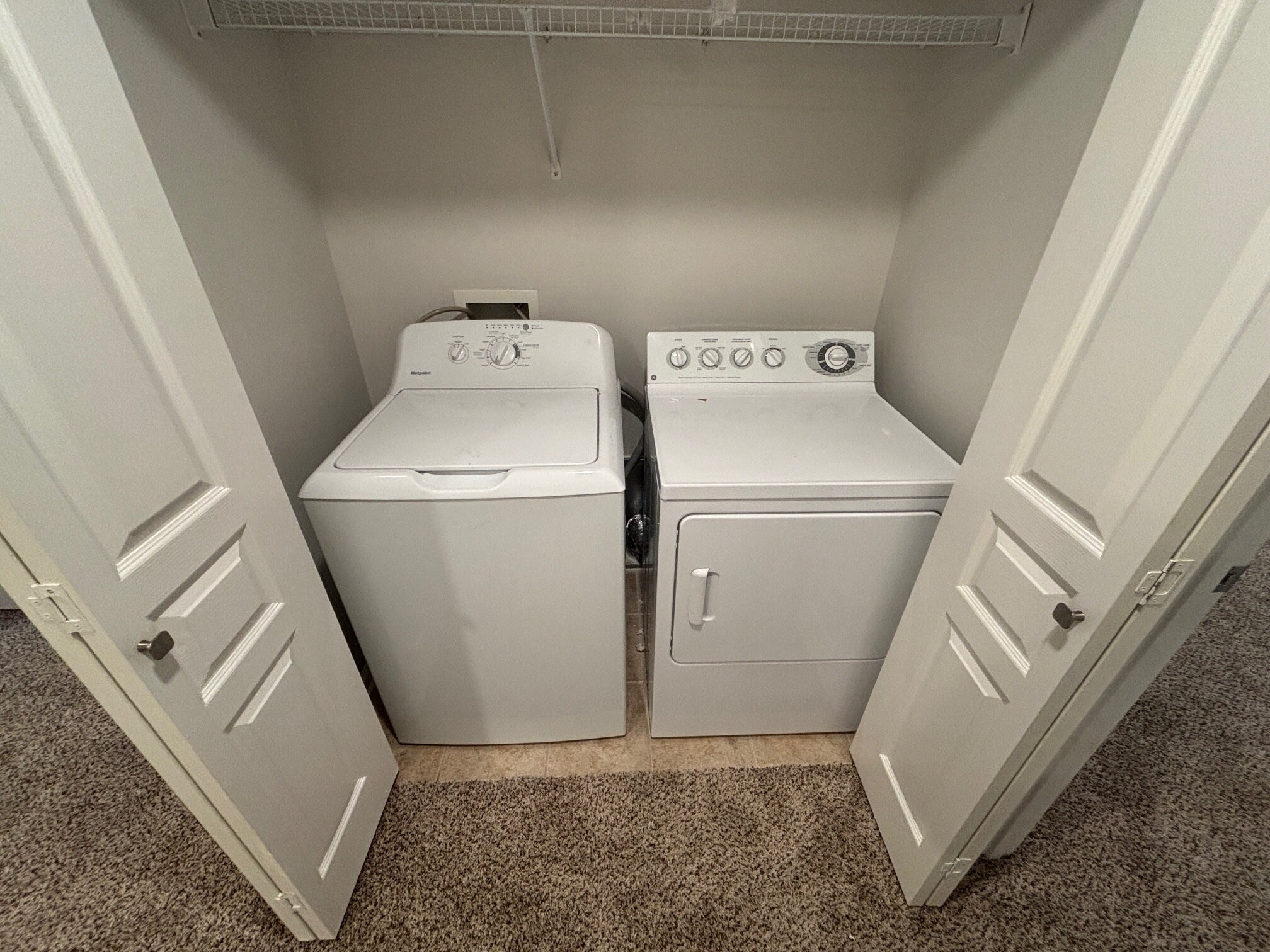 Building Photo - 161 Avalon Dr