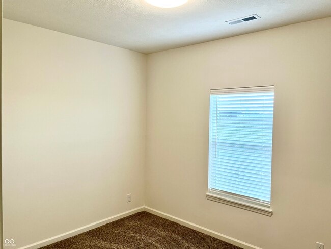 Building Photo - 6250 Shale Crescent Dr