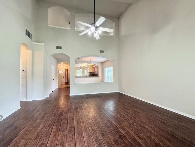 Building Photo - 4025 Meadow Bluff Way