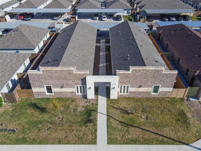 Building Photo - 23 W Primrose Ave