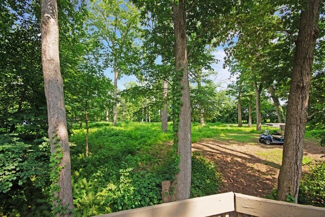 Building Photo - 403 Deerpath W