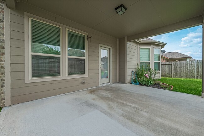 Building Photo - 5327 Silver Ledge Dr