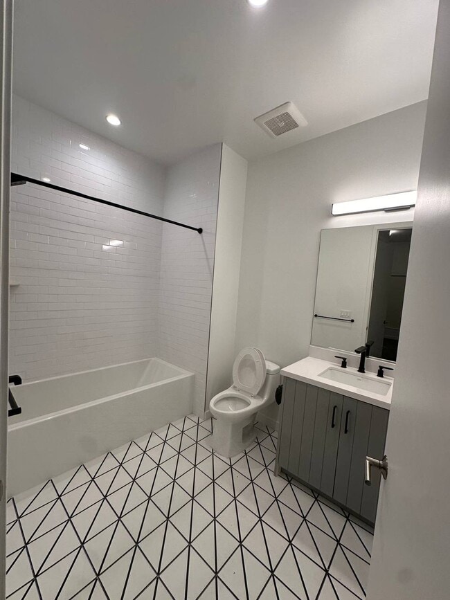 Building Photo - 20060 Prairie St