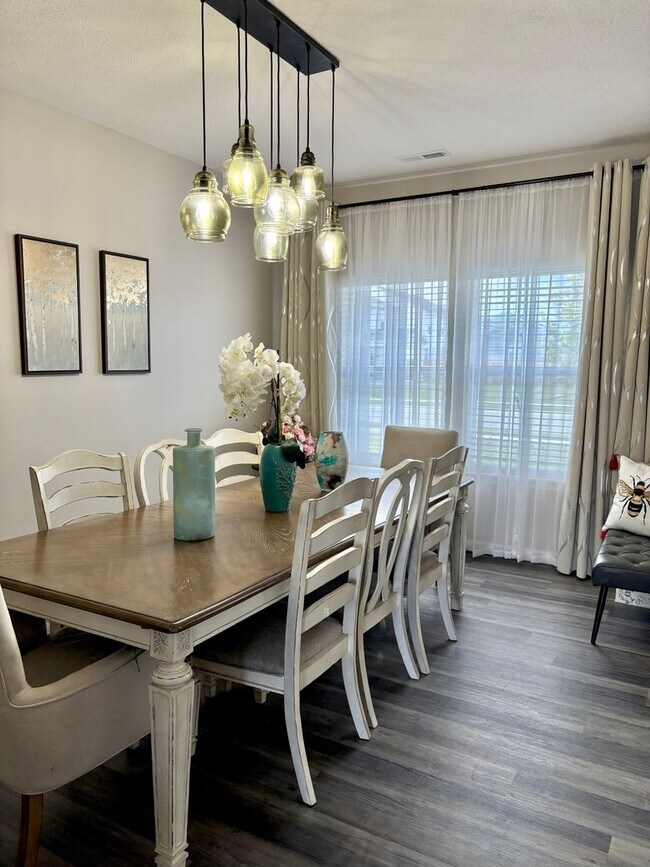 Building Photo - Luxury Meets Comfort: 4 Bed Lafayette Home with Master Retreat, Entertainers Kitchen, & Fenced-In...