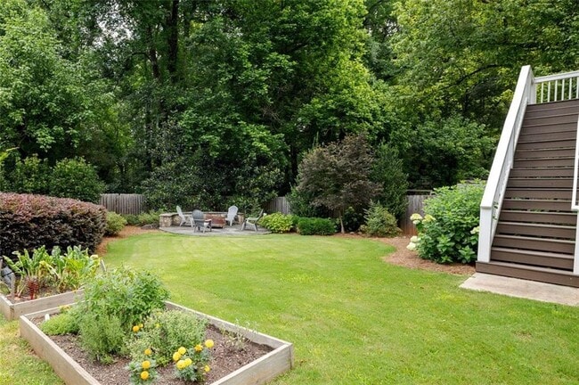 Building Photo - 152 Park Dr