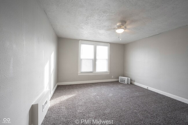 Building Photo - 1016 S Belmont Ave