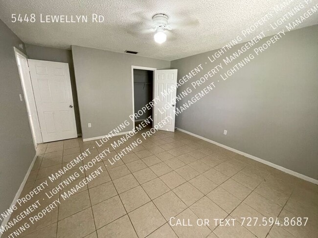 Building Photo - 5448 Lewellyn Rd