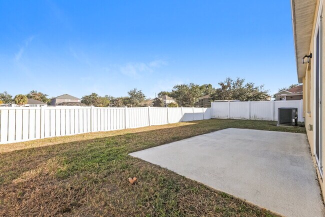 Building Photo - 425 Chimney Rock Dr