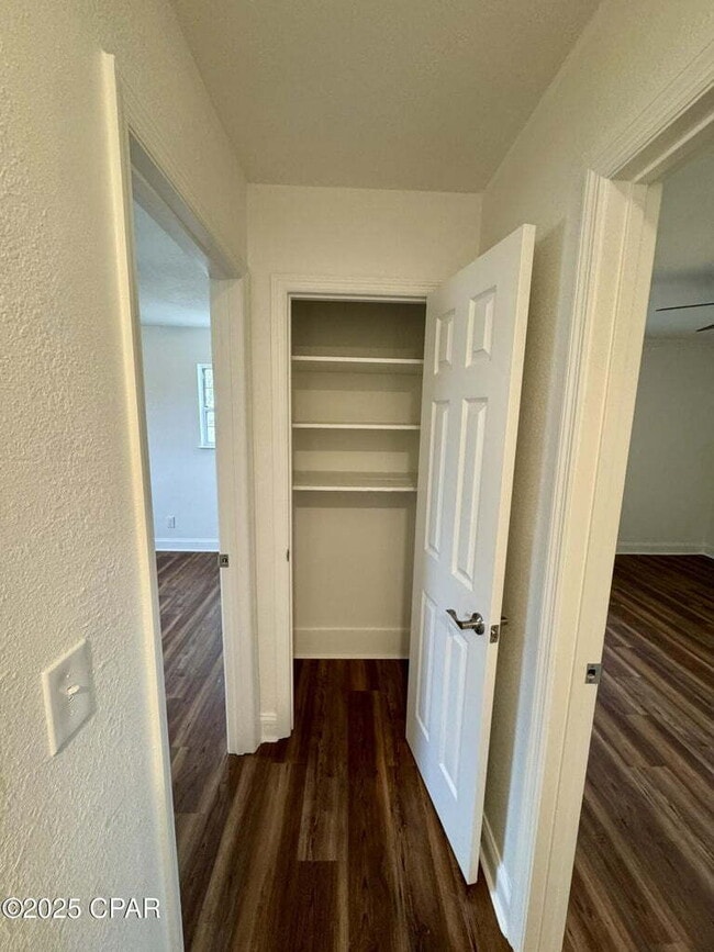 Building Photo - Must-See Property