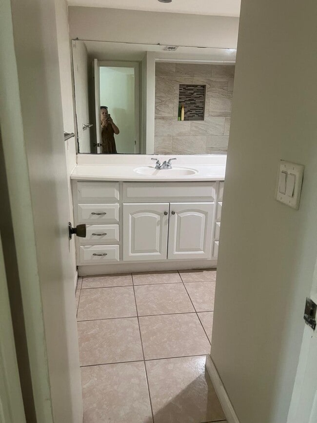 Building Photo - 6322 Seven Springs Blvd