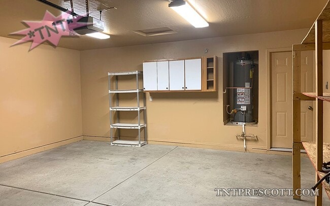 Building Photo - Home in Prescott Valley