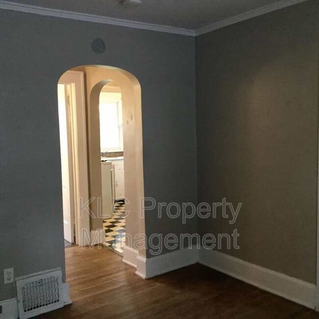 Building Photo - 1109 42nd St