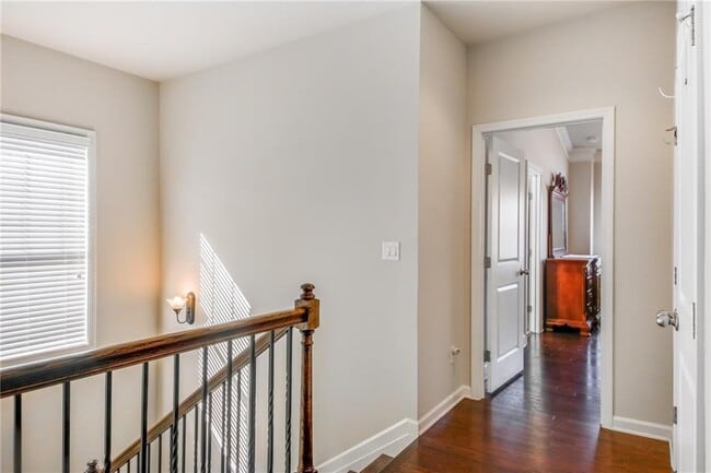 Building Photo - 2616 Vintage Dr