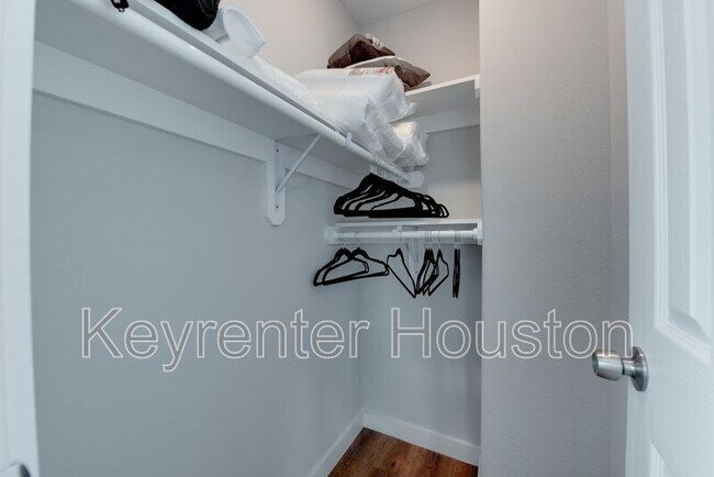 Building Photo - 7954 Sayers St