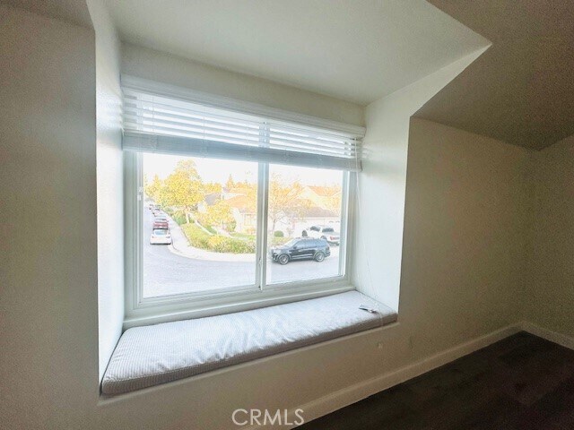 Building Photo - 12 Amberleaf