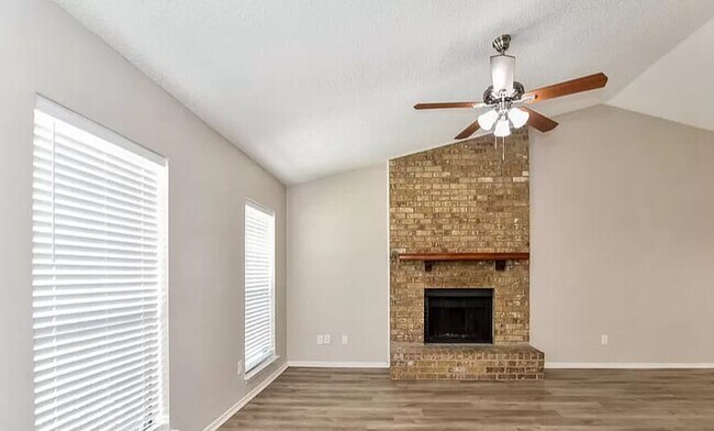 Building Photo - 122 Southerland Ave