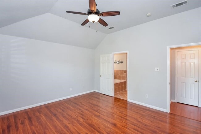 Building Photo - 14006 Fair Glade Ln