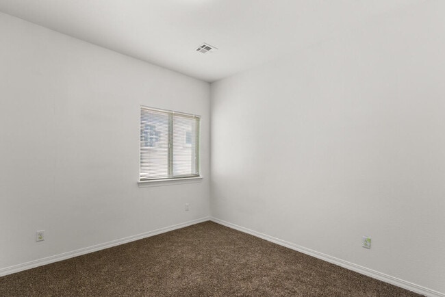 Building Photo - 14242 John Scagno