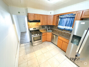 Building Photo - 3 bedroom townhome in Olney-Oak Lane Phila...