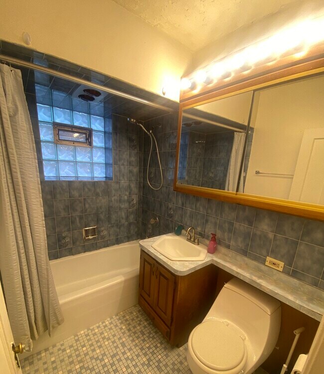 Building Photo - 8352 S Maryland Ave