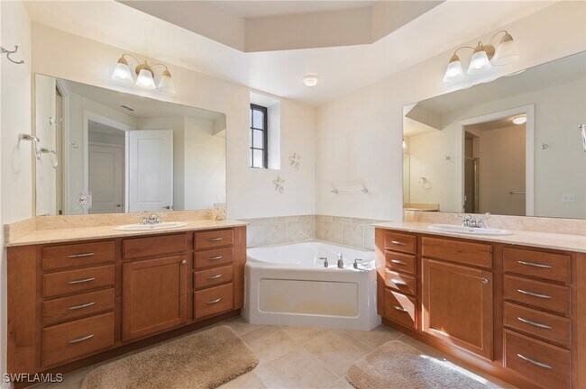 Building Photo - 8000 Via Sardinia St