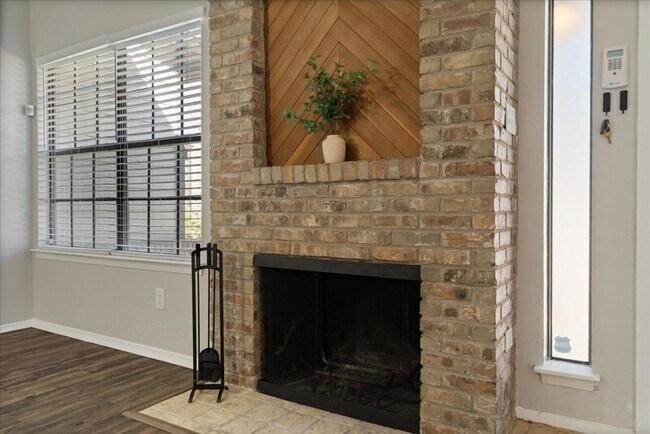 Building Photo - 1748 Ohlen Rd