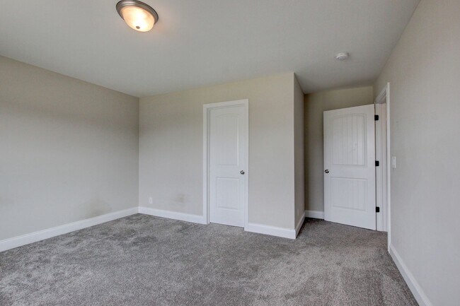 Building Photo - 230 Cotoneaster Ln
