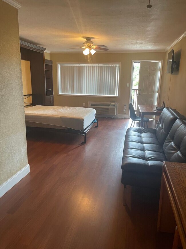 Building Photo - Furnished  Studio Condominium on Campus
