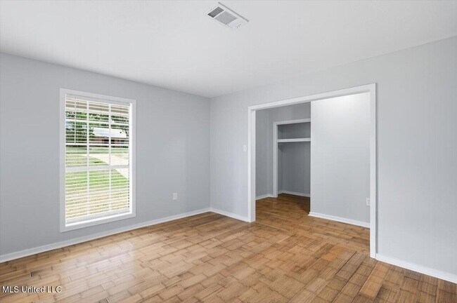 Building Photo - 23 Fox Glen Cir