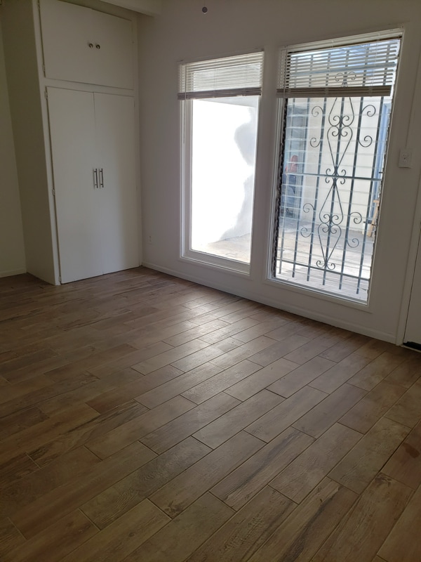 Building Photo - 1909 Beachwood Dr