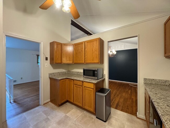 Building Photo - Gorgeous 4 Bed 3 Bath Home Sitting On Spac...