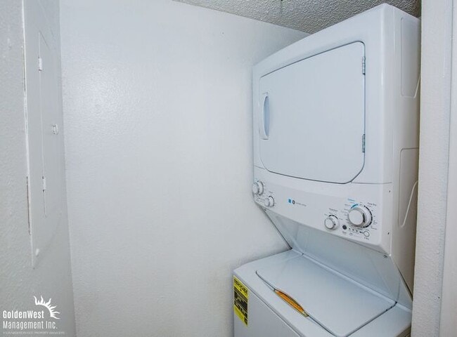 Building Photo - Cozy 2Bdm 2Ba Apartment near UNLV!