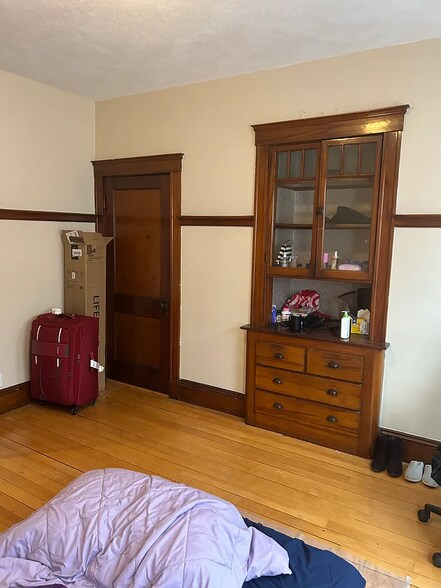 Building Photo - 61 Frederick Ave