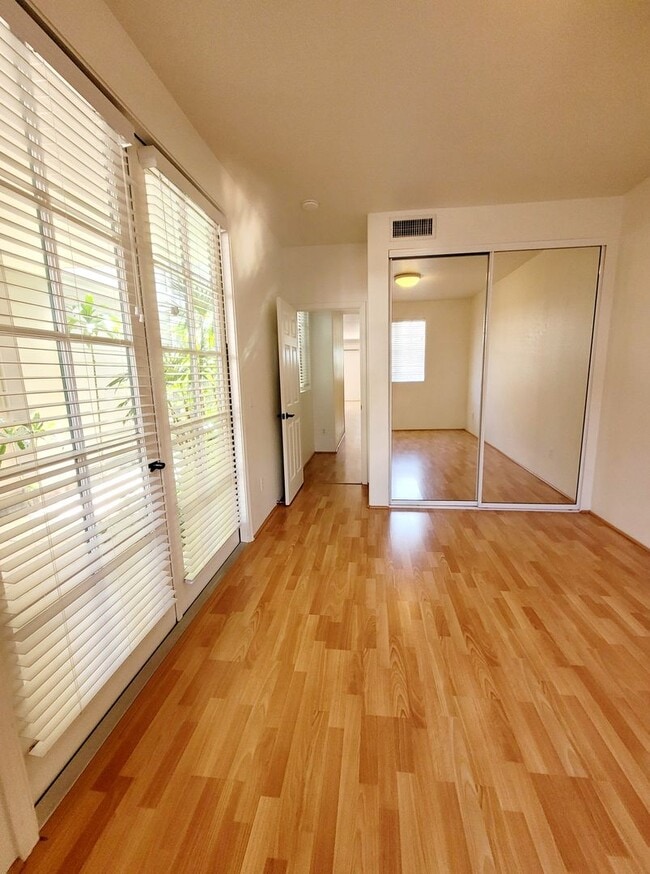 Building Photo - AVAILABLE | Hawaii Kai: 3 Bedroom,2.5 Bathroom Townhome w/AC & Attached Garage |  | Features: In ...