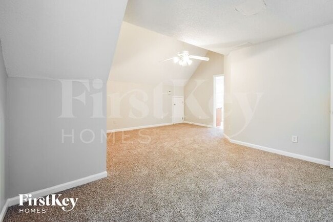 Building Photo - 941 Oak Street Southwest