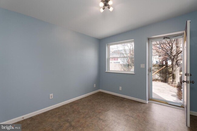 Building Photo - 236 Mercer St