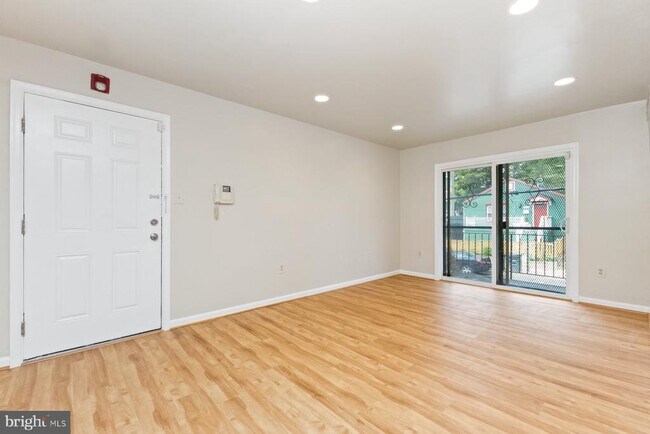 Building Photo - 5009 D St SE