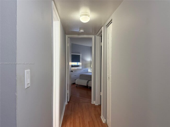 Building Photo - 9725 Fontainebleau Blvd