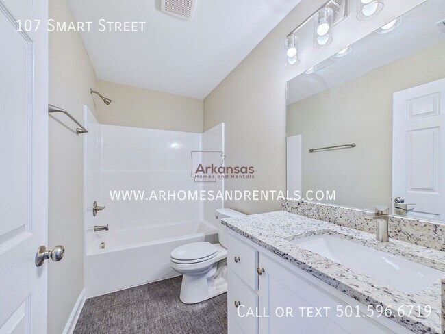 Building Photo - 107 Smart St