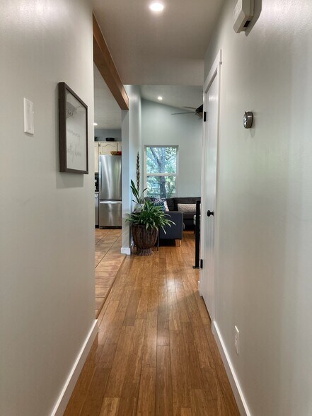 Building Photo - 1511 E 975 N