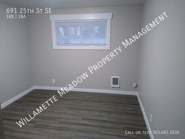 Building Photo - Convenient & Updated 1 Bedroom Apt with Wa...