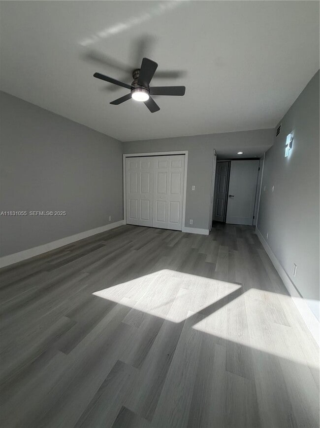 Building Photo - 16251 Golf Club Rd